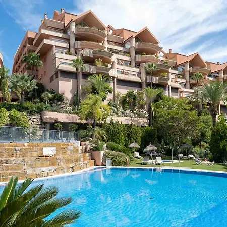 Nueva Andalucia Magna Golf Appartamento *